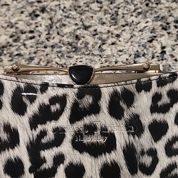 Retro style crossbody clutch - Picture 4 of 15